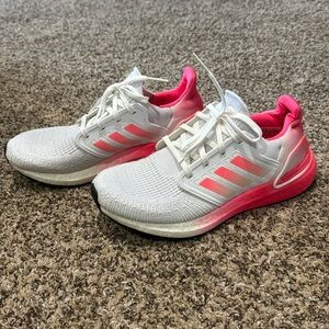 Adidas women’s size 8